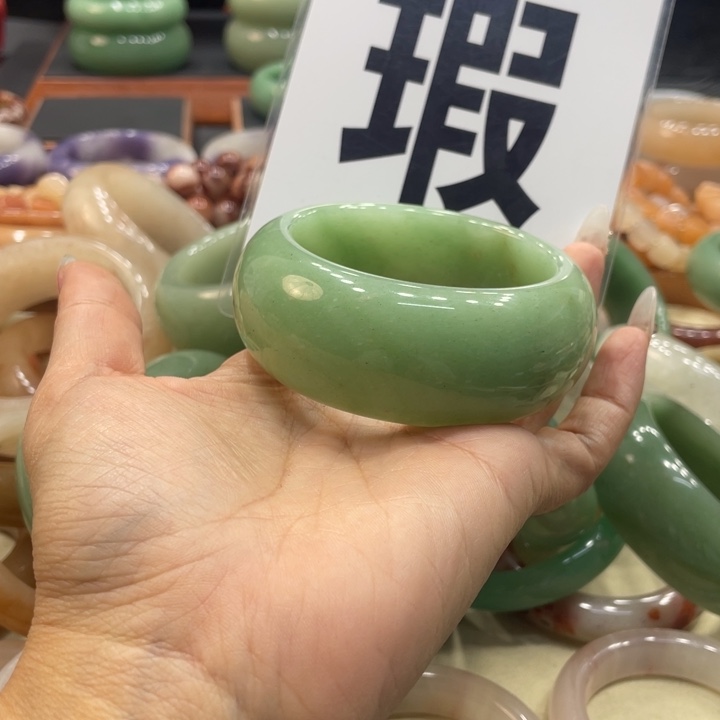 ₂****石英质玉未镶嵌珠宝奇石