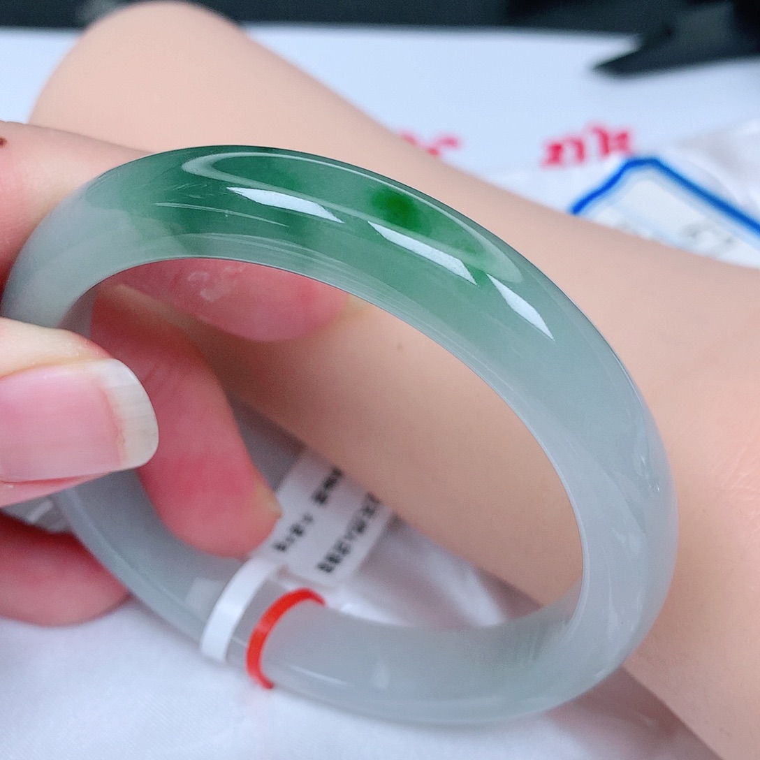 【闪购商品】翡翠手镯未镶嵌，57