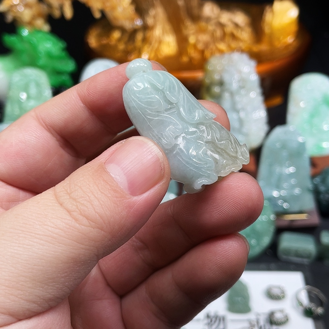 翡翠未镶嵌颈饰白菜