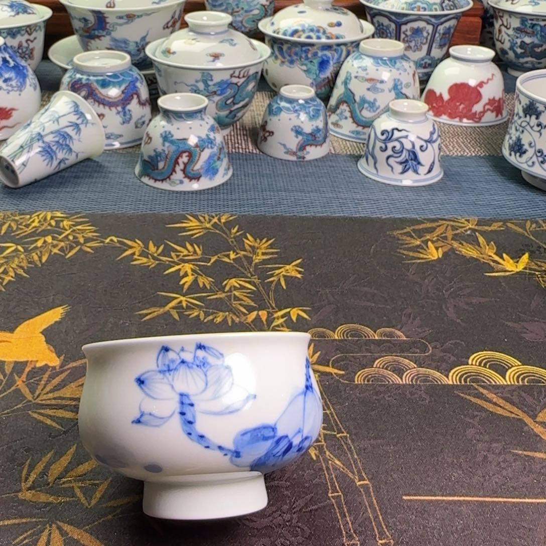 瓷片鳜鱼杯热水一个