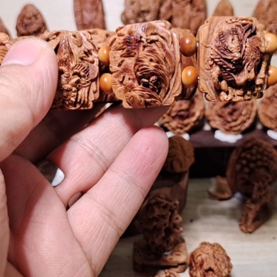 桃核纯手工雕刻手牌山海经瑞兽