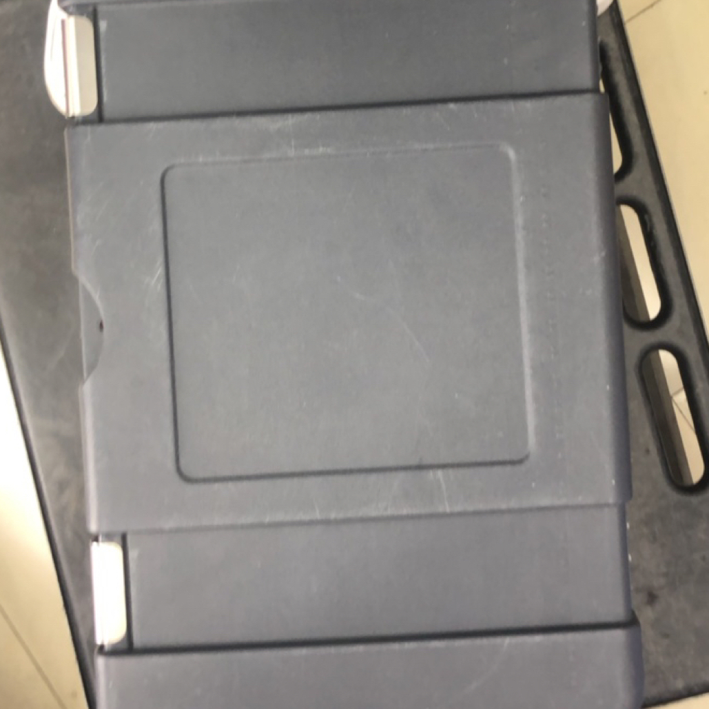 75L灰红色高配样品海钓箱保温箱