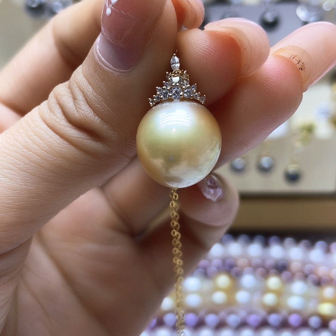 海水珍珠颈饰18K金镶嵌