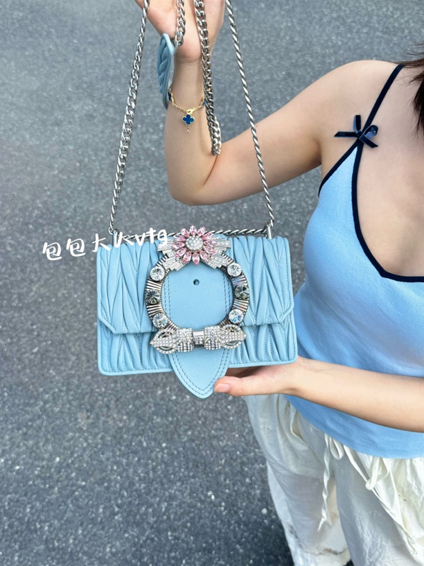 99新 MIU MIU/缪缪 Baby蓝褶皱钻花单肩包