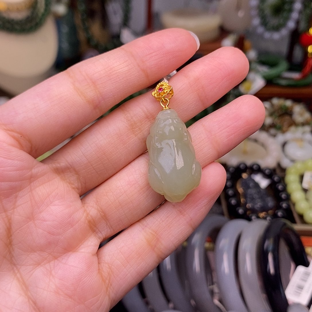 和田玉早间福利晴水貔貅吊坠未镶嵌