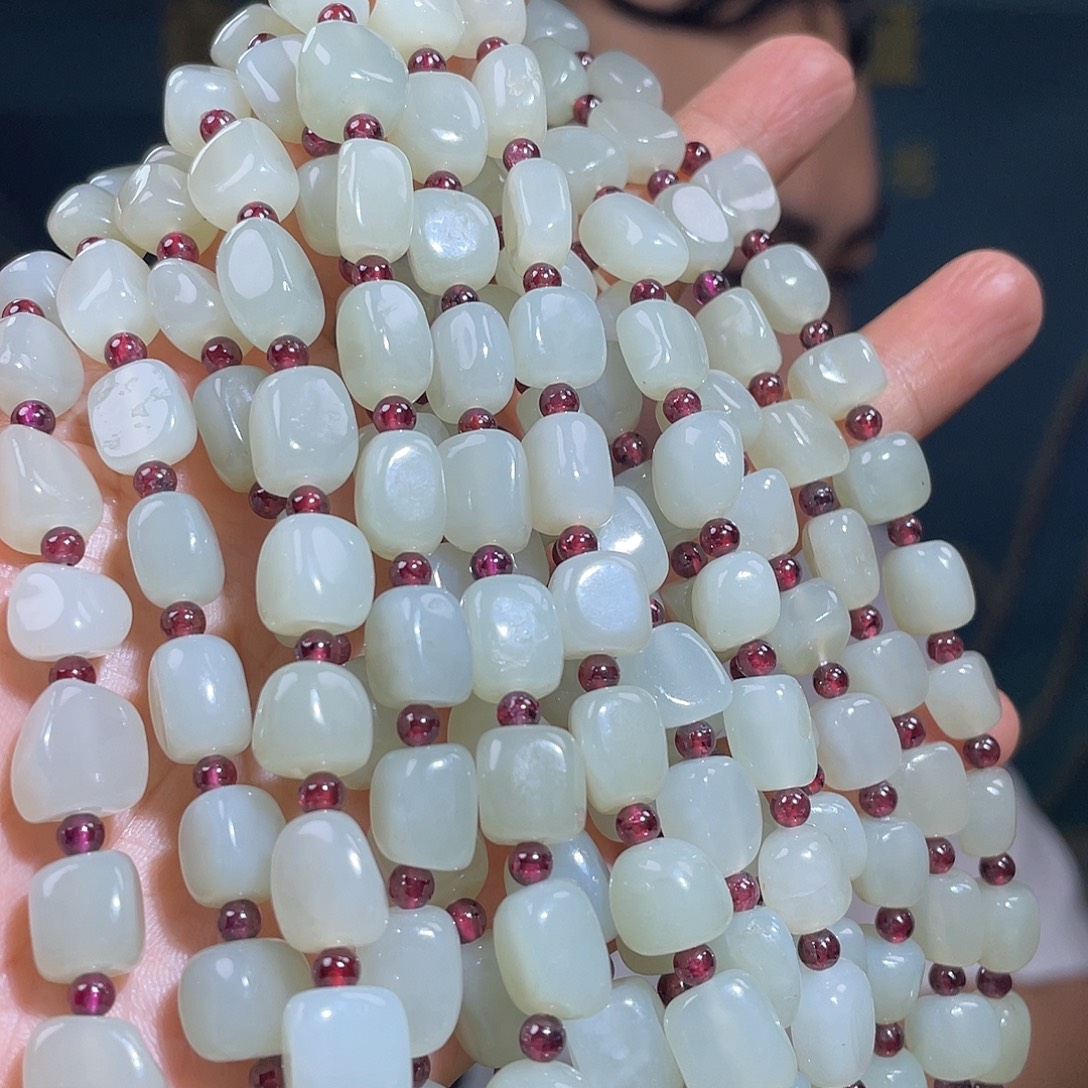 颈饰未镶嵌和田玉多样性发一件