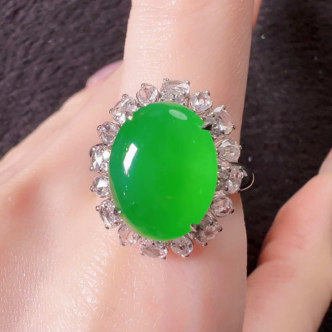 翡翠18K金镶嵌戒指签收后24小时鉴赏期，过时不退