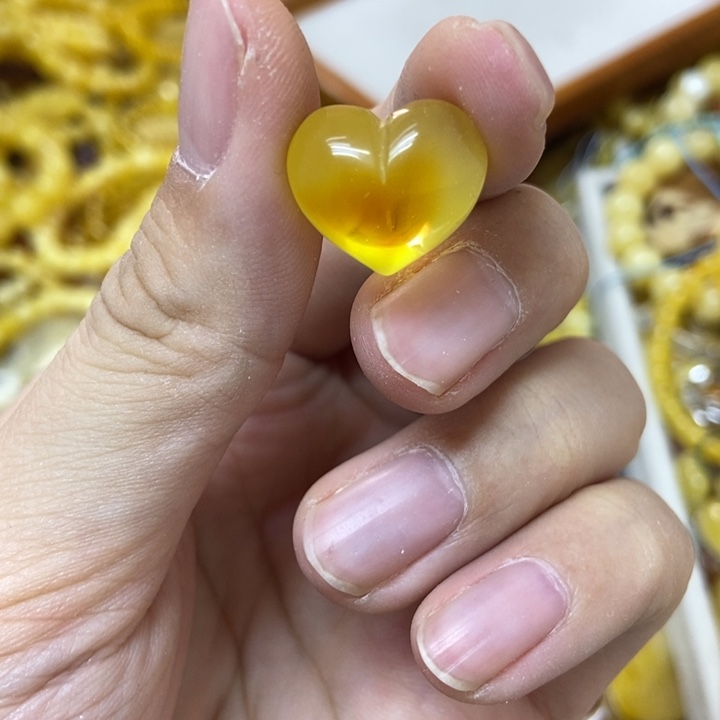 蜜蜡未镶嵌裸石吊坠