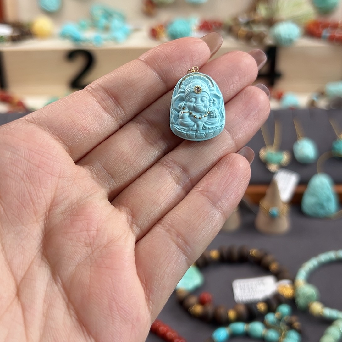 绿松石18K金镶嵌吊坠(不含链)象神牌吊坠