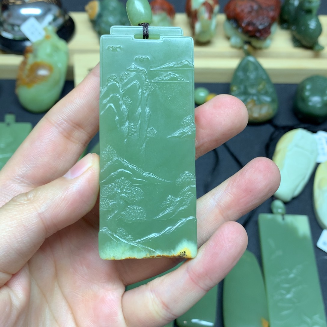 岫岩河磨玉（透闪石质玉）挂件未镶嵌