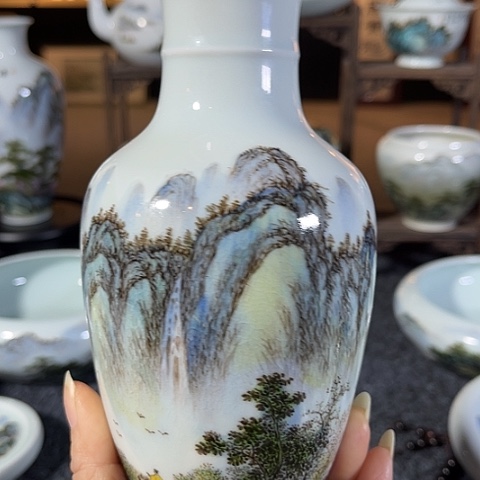 c***y陶汪派山水汪沁粉彩特价不退不换