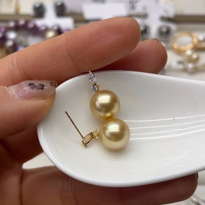 海水珍珠耳饰18K金镶嵌