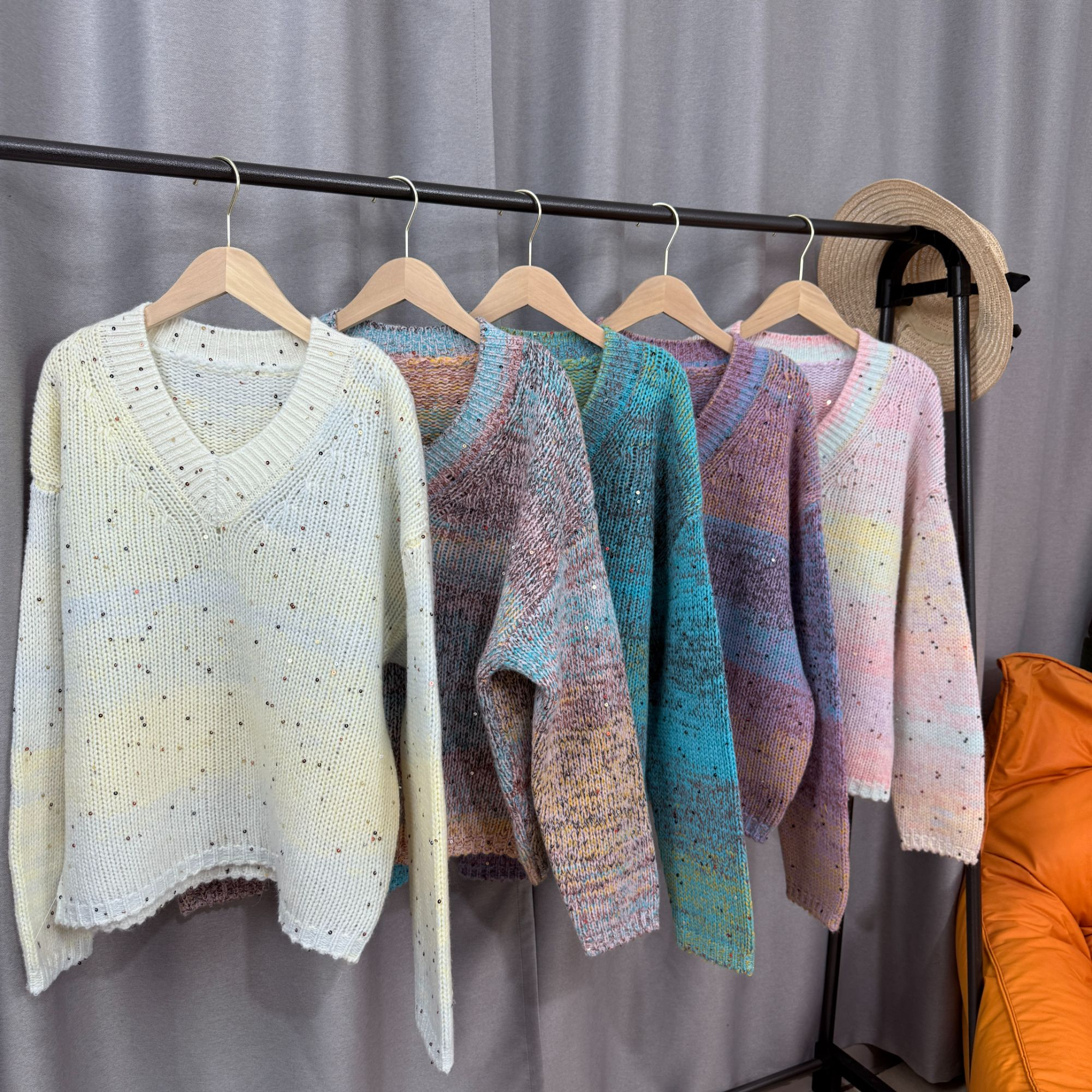 针织衫V领一字领花线针织衫保暖羊毛衫毛衣珠片宽松时尚