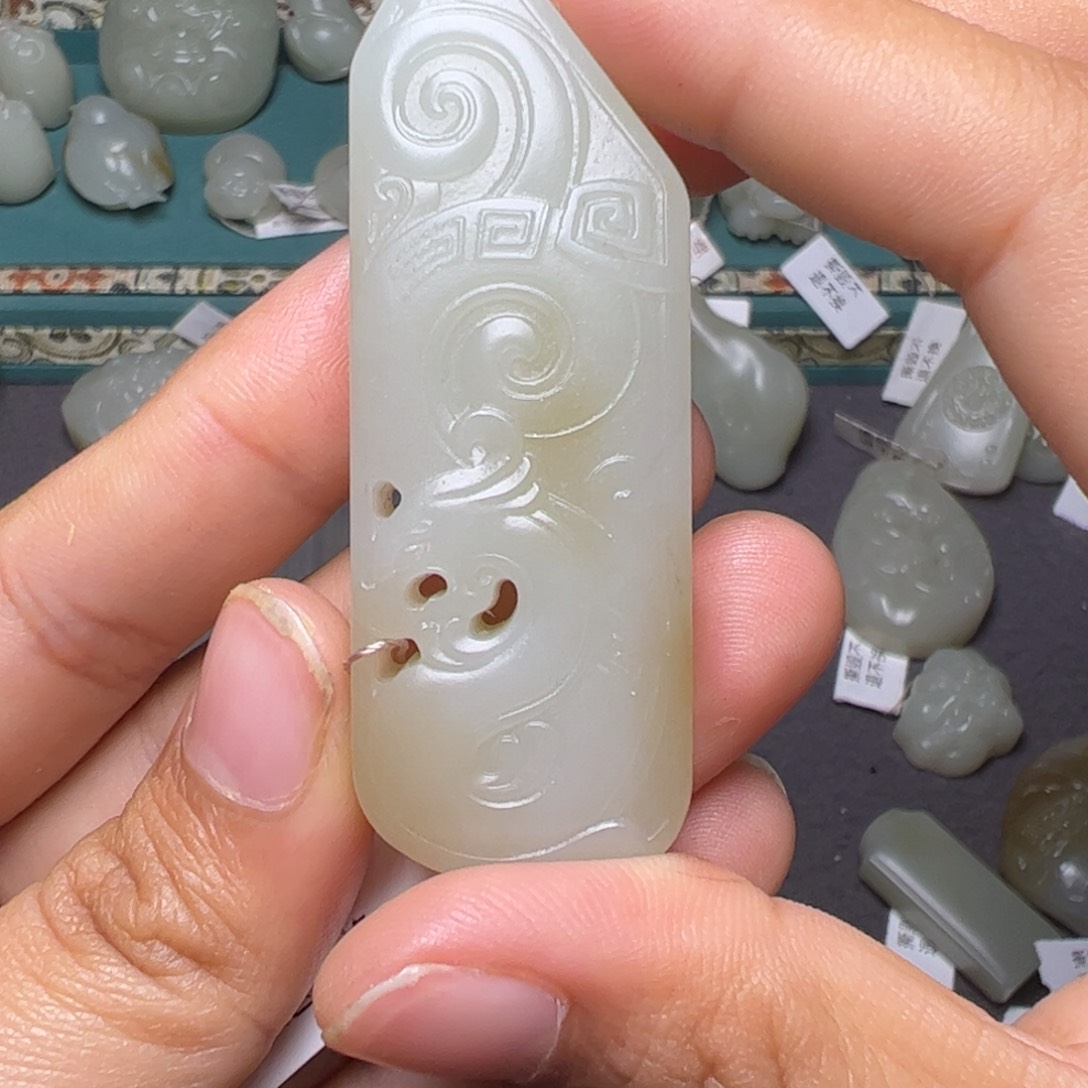 和田玉颈饰未镶嵌