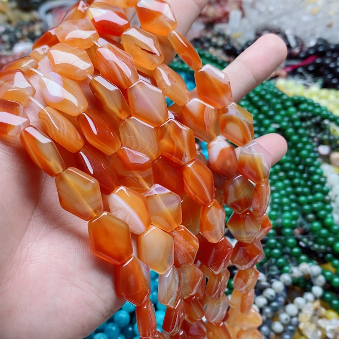 未镶嵌玛瑙/玉髓珠宝半成品一条天然18X15mm红玛瑙棱形