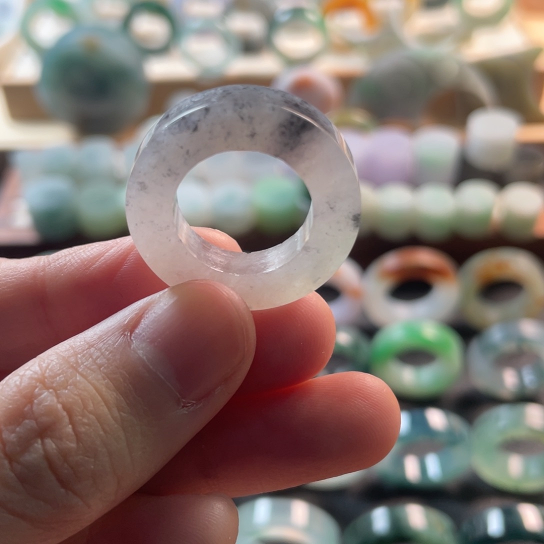 定制翡翠未镶嵌戒指