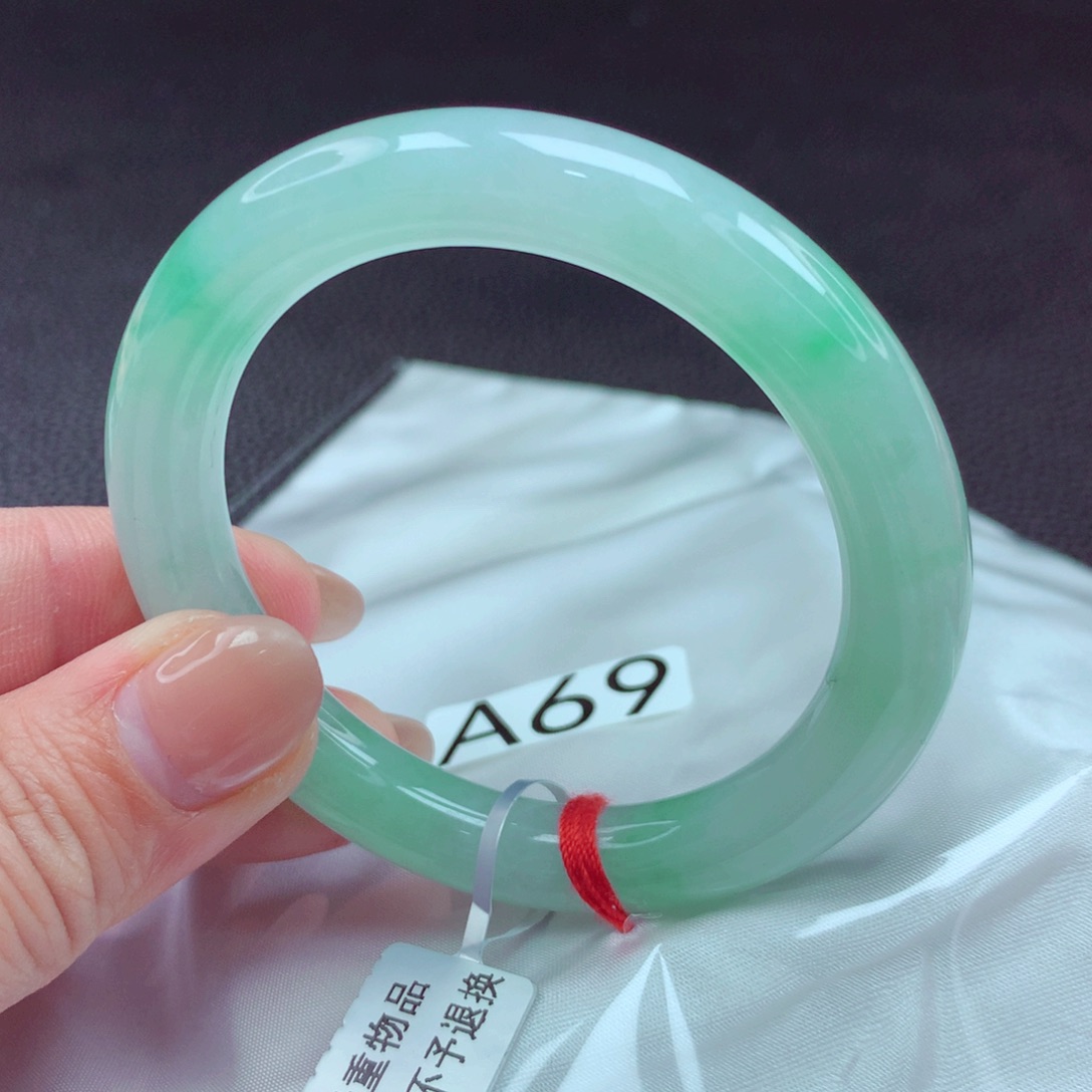 翡翠手镯未镶嵌手镯88