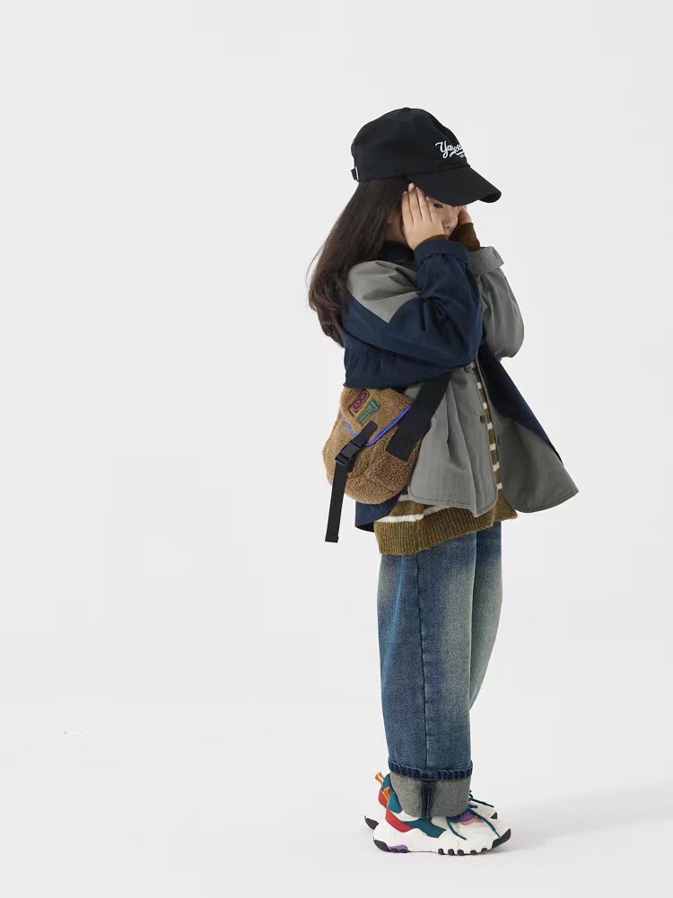 3-696-一款三色秋冬轻薄立领羽绒服男J