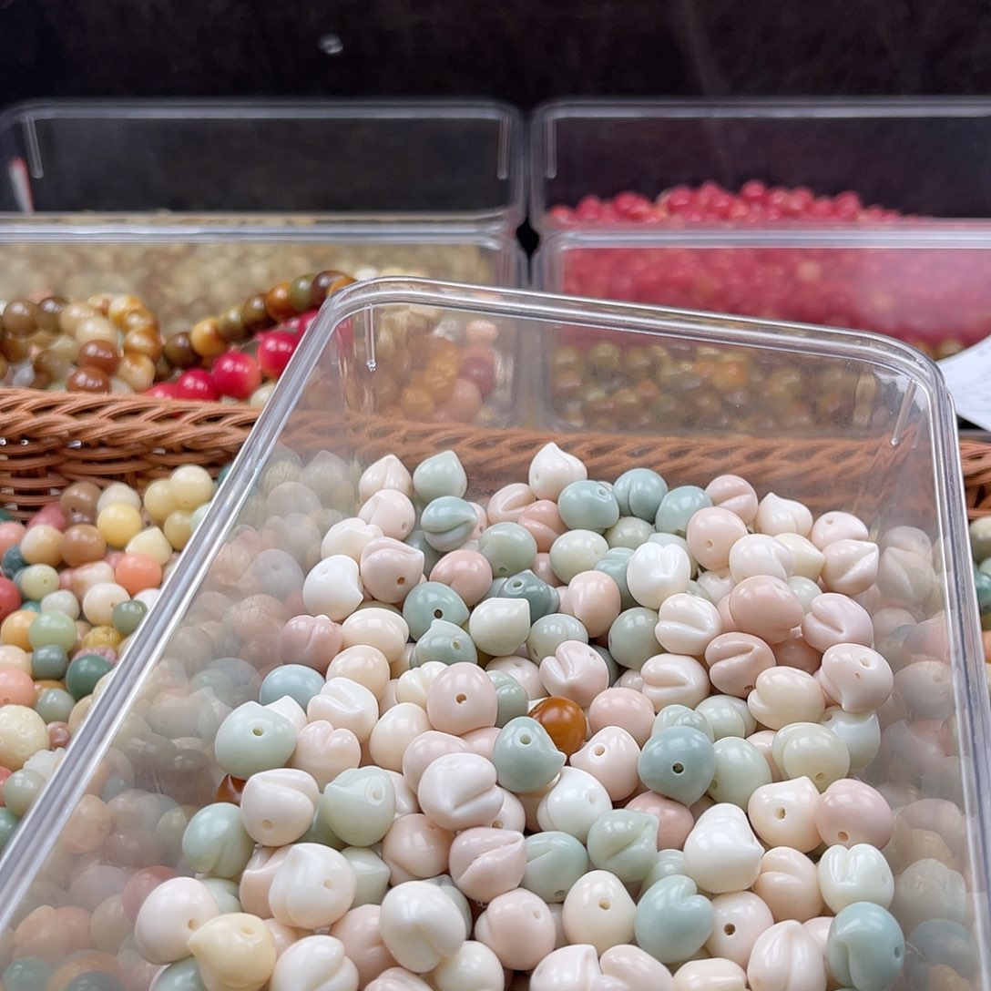 白玉菩提吊坠C/12mm/22颗