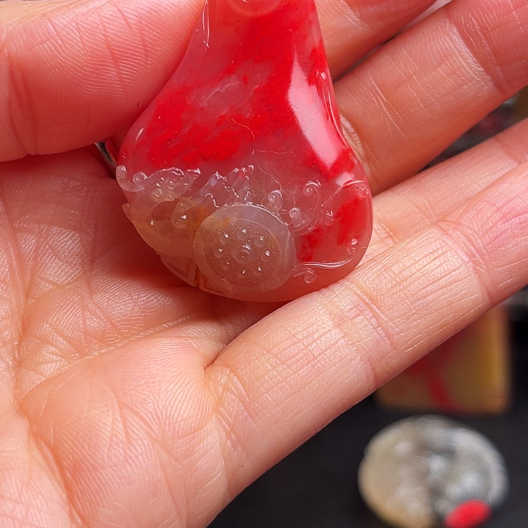 巴林石其他鸡血石挂件