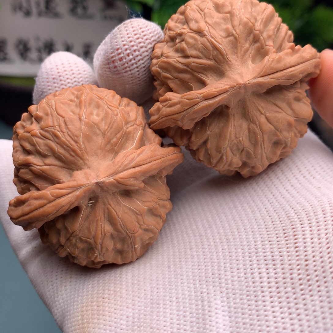 ****比文玩核桃吊坠金麒麟466