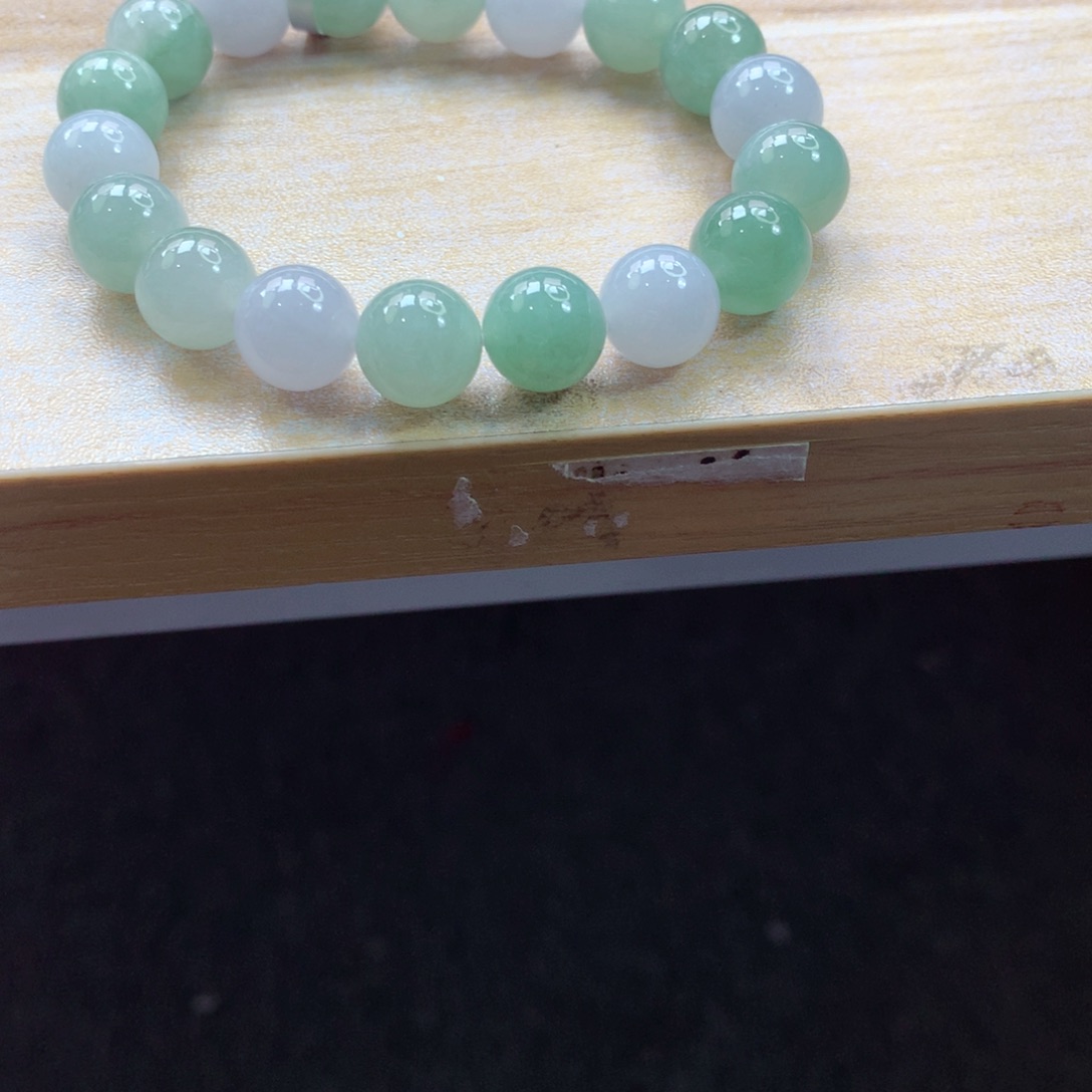 翡翠颈饰未镶嵌吊坠