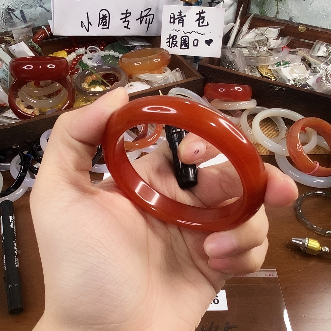 玛瑙/玉髓未镶嵌手镯0126。54.5圈