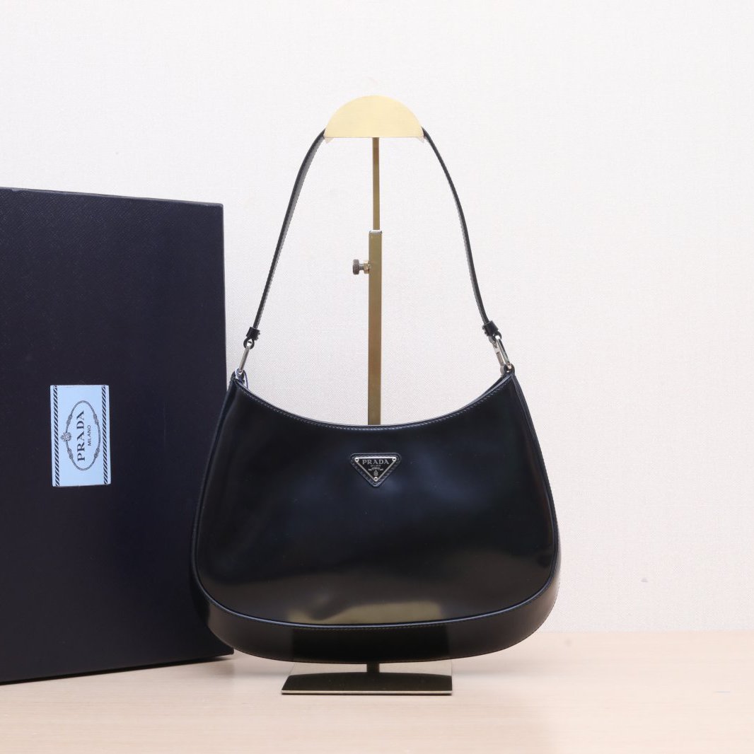 95新 Prada/普拉达 小花攀攀Cleo 单肩包 亮面皮革 黑色 皮革C 