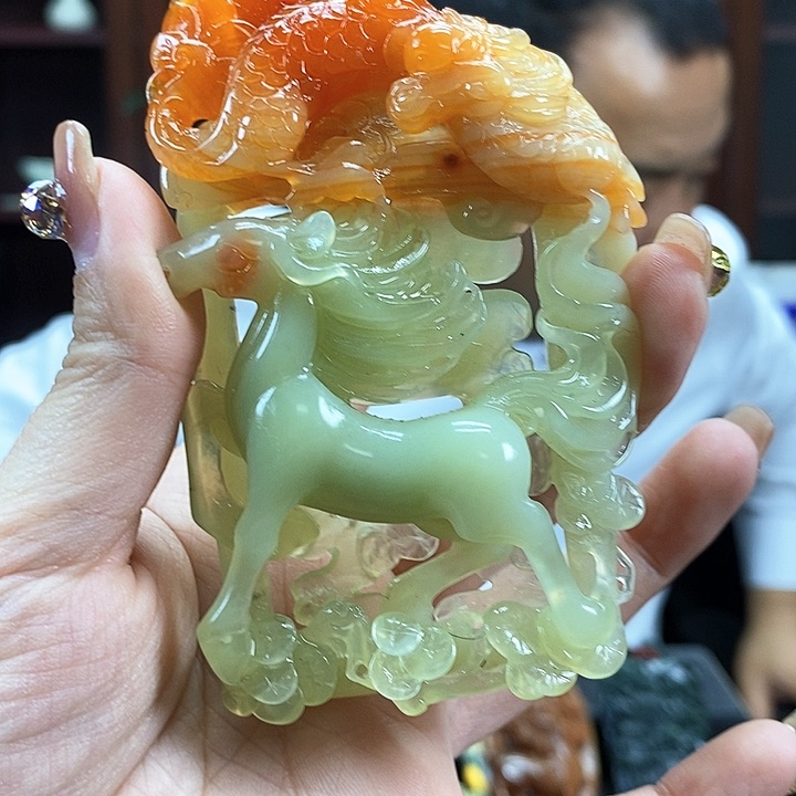 蛇纹石玉吊坠未镶嵌独**忆