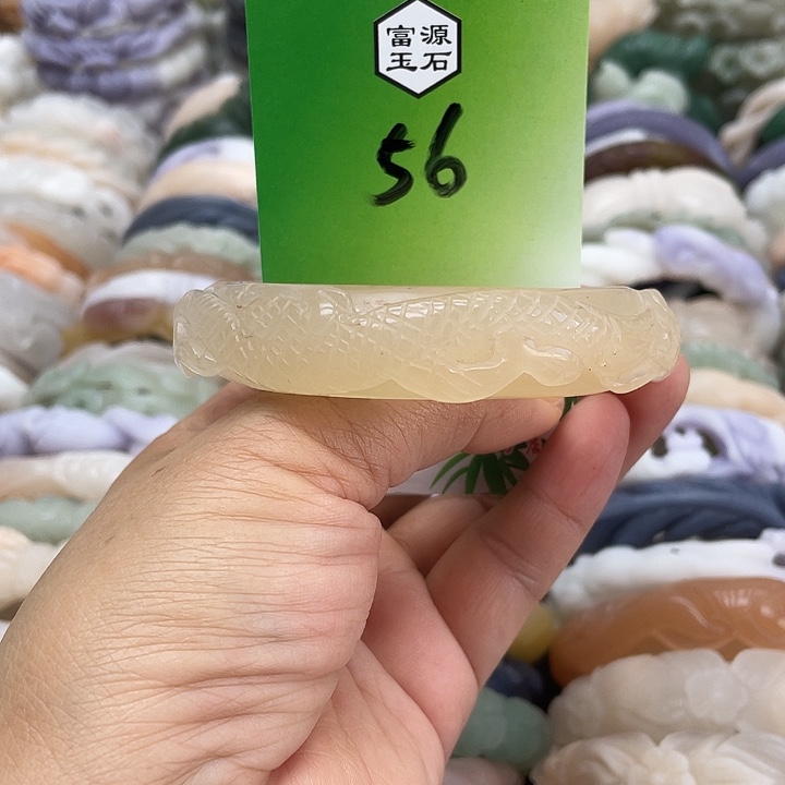 未镶嵌手镯石英岩玉