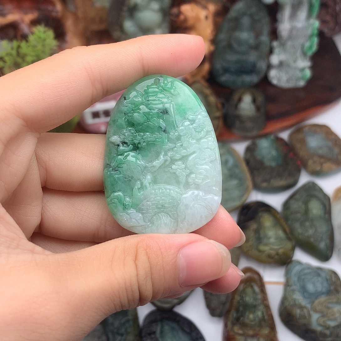 翡翠未镶嵌颈饰007