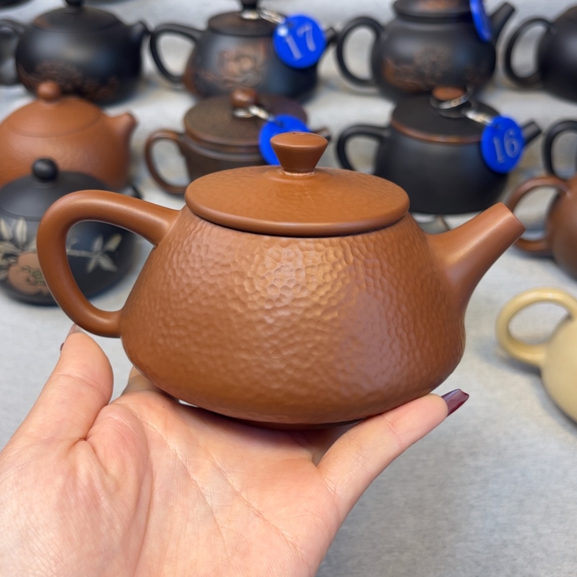 【闪购商品】暖*红泥 微瑕 容量 220c c