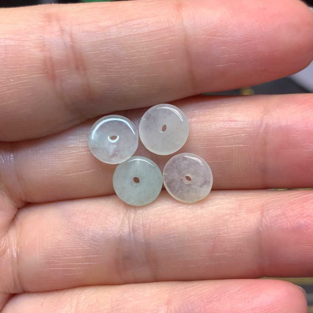 翡翠未镶嵌颈饰有纹裂