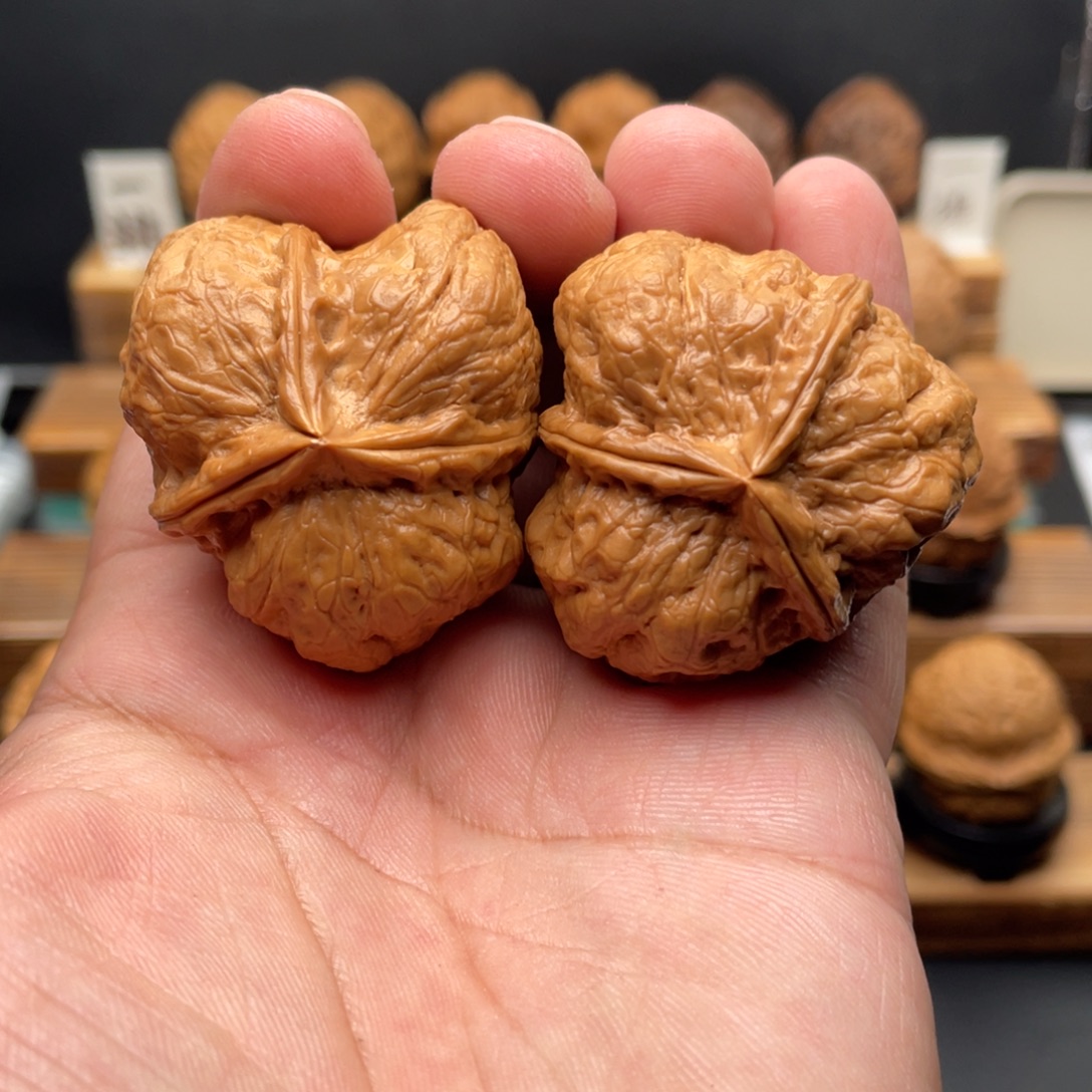 文玩核桃把件战斧三棱42尺