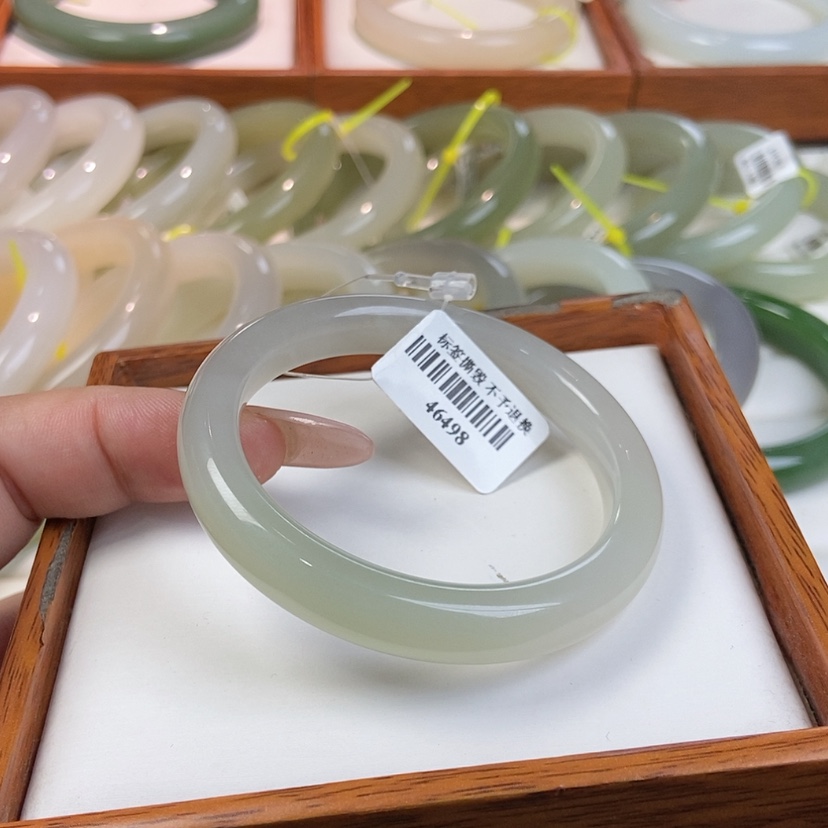 【闪购商品】和田玉手镯未镶嵌50.4