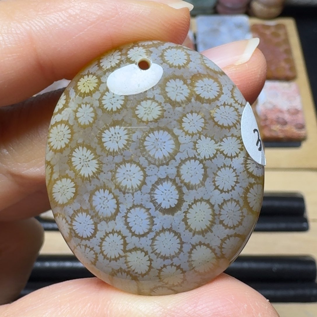 硅化玉可爱的花花未镶嵌