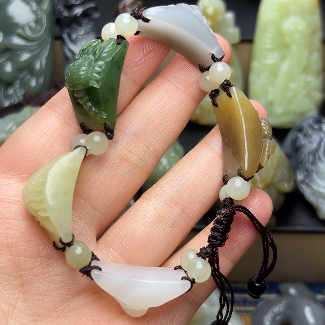 和田玉未镶嵌挂件