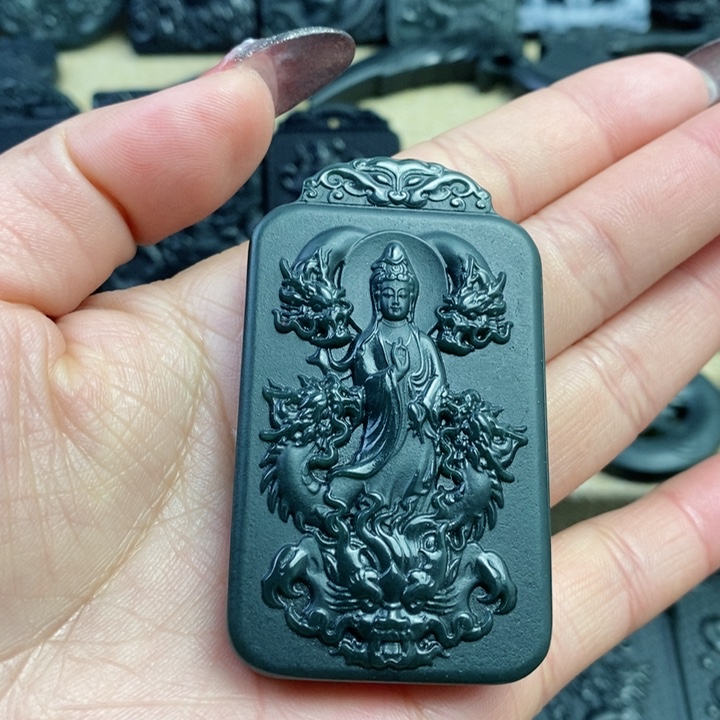 和田玉（青玉）颈饰未镶嵌双面雕刻