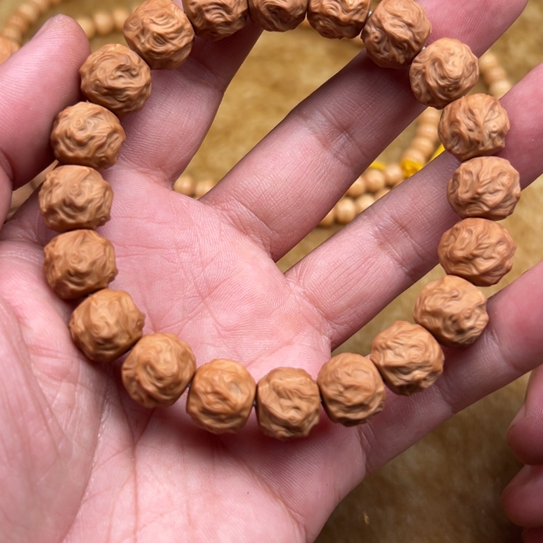 只买单纯的吊坠，没带链子，属的性质。