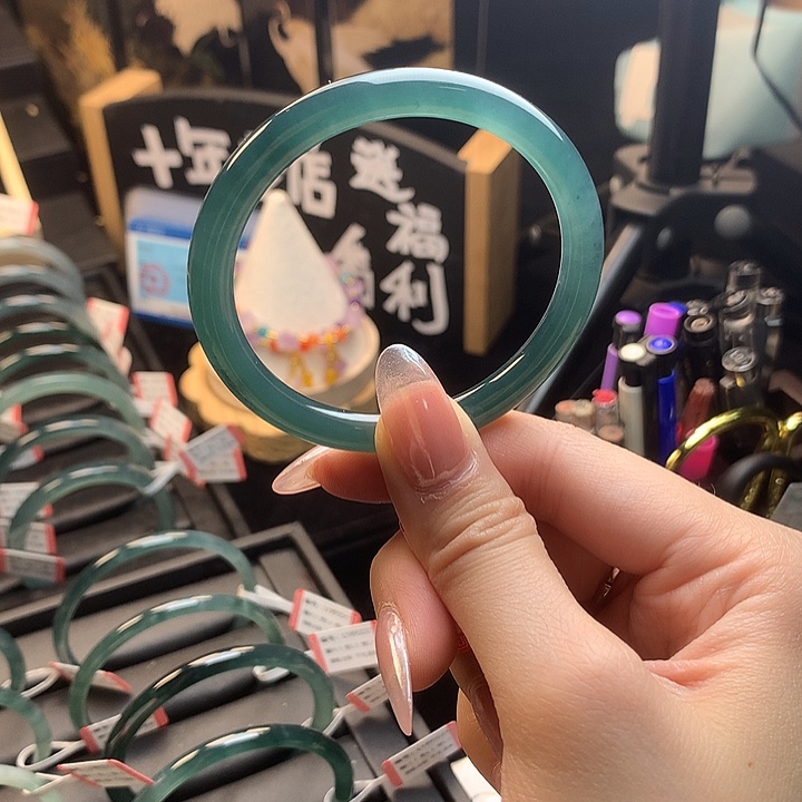 翡翠手镯未镶嵌迩**贵52-53圈口