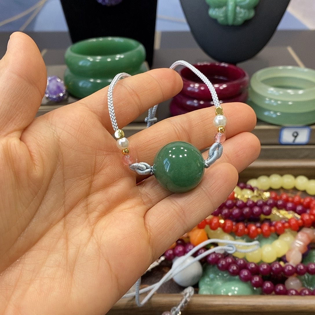 东陵石未镶嵌颈饰