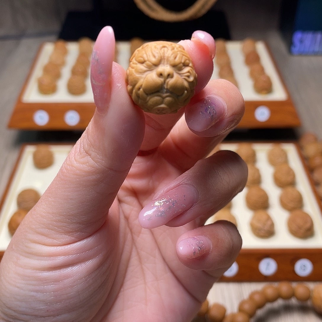 猴头核桃把件18左右猴头核桃狗王