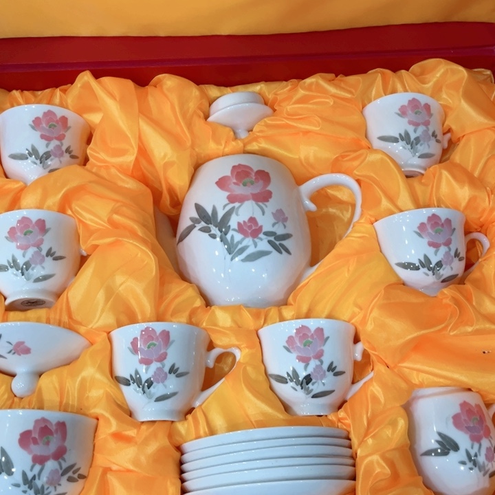 盘釉下五彩瓷的制作工艺