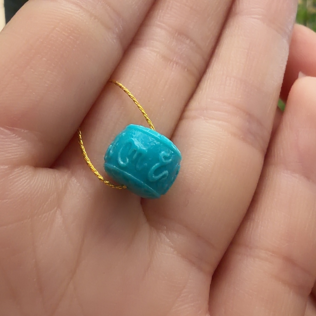 绿松石未镶嵌颈饰