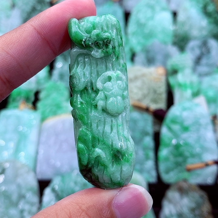 吊坠(不含链)未镶嵌翡翠