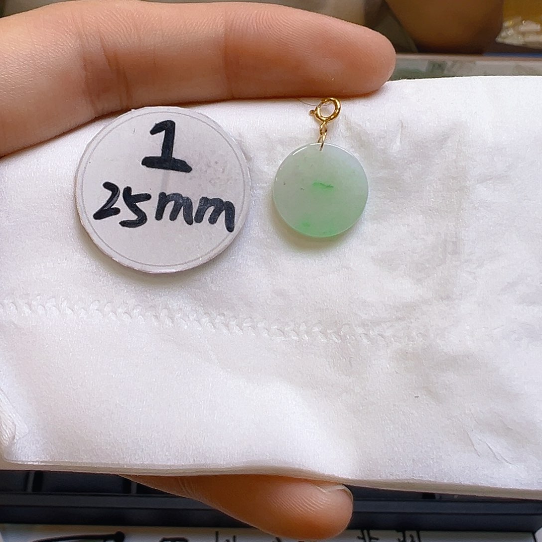 翡翠颈饰18K金镶嵌翡翠