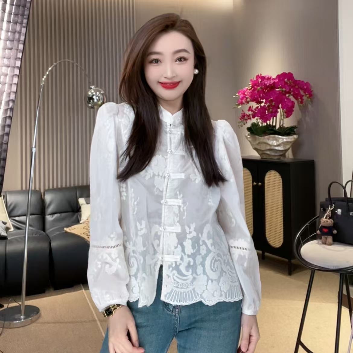 【欧加恋恋】2025新款时尚镂空袖刺绣花边上衣X25020902