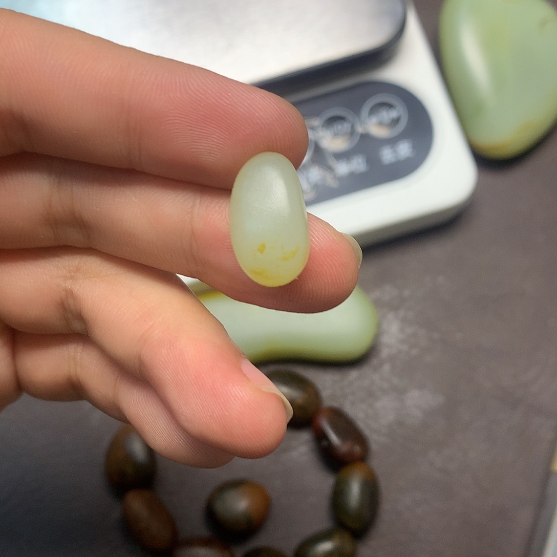 和田玉（糖玉）未镶嵌挂件