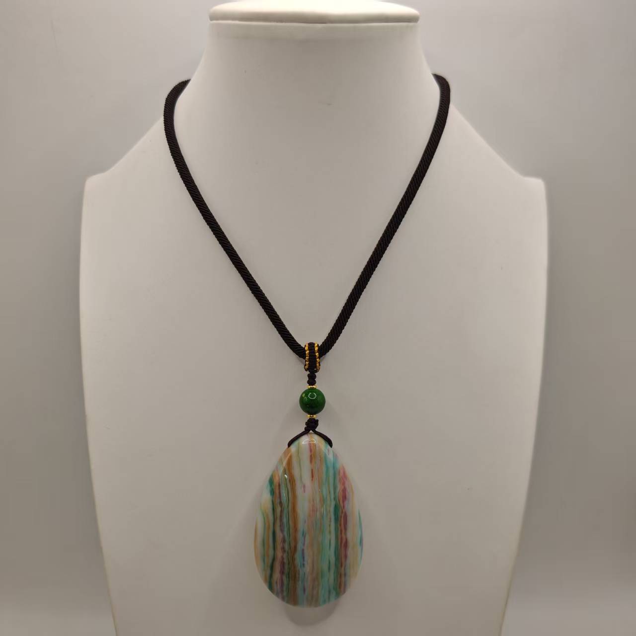 7号H157杉水滴吊坠项链