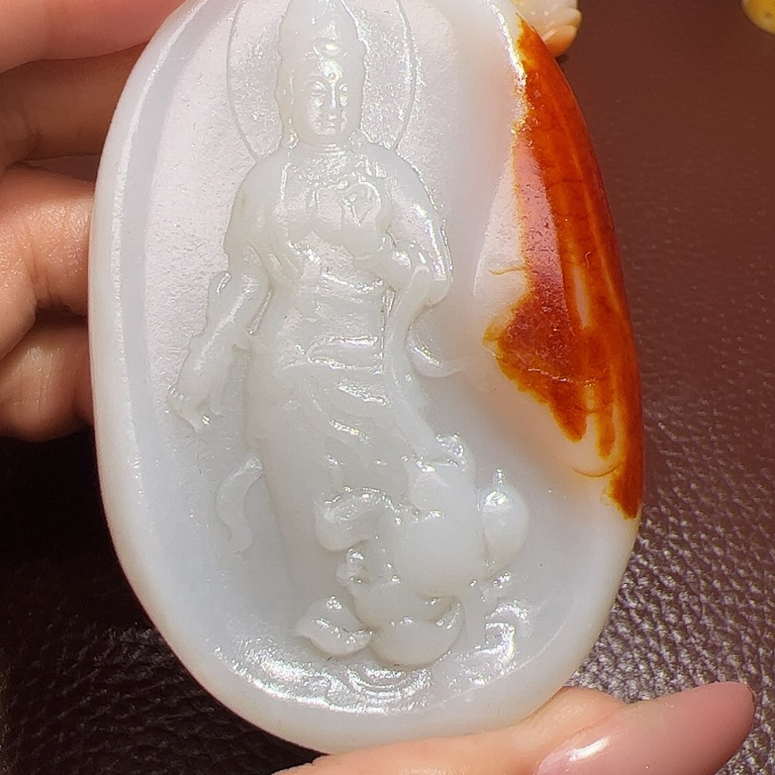 乐***呵和田玉未镶嵌颈饰